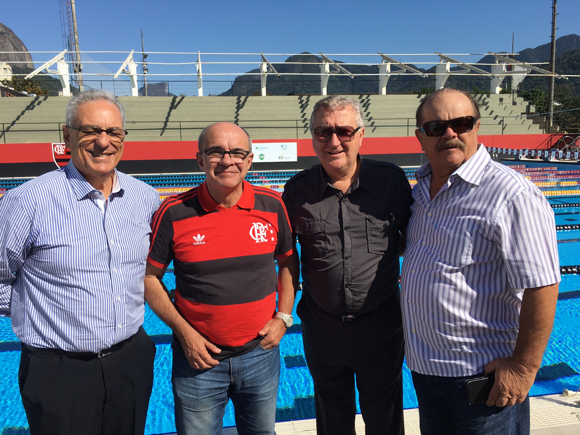 Flamengo inaugura piscina olímpica com homenagem ao técnico Rômulo